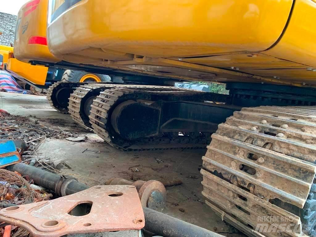 CAT 320D2 Гусеничні екскаватори