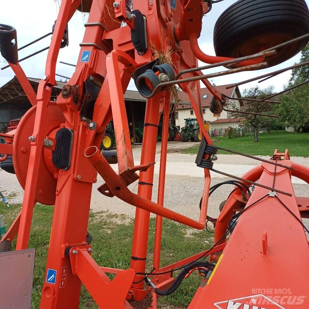 Kuhn GF 8702 Граблі і сінозворушувачі