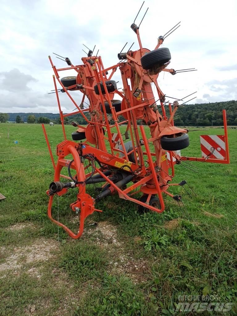 Kuhn GF 8702 Граблі і сінозворушувачі