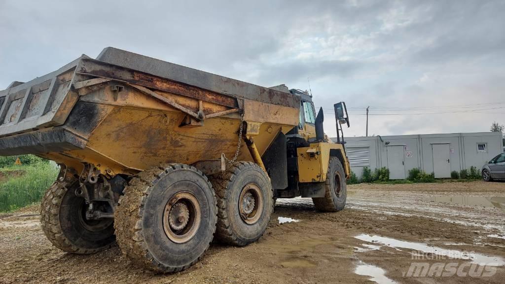 Komatsu HM300-2 Зчленовані самоскиди
