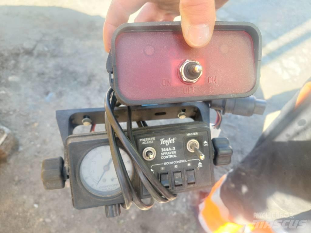 Kasi 3/1000 Навісні обприскувачі