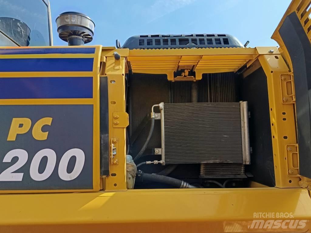 Komatsu PC200 Середні екскаватори 7т. - 12т.