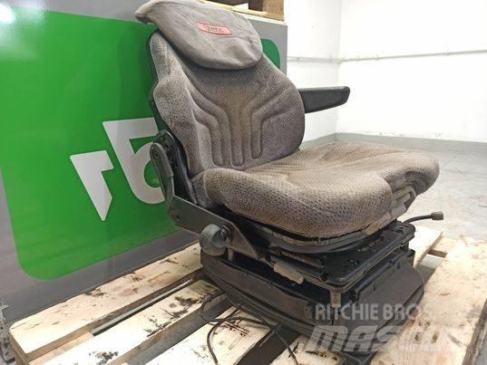 Valtra N 163 chair Кабіна
