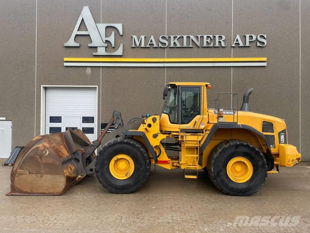 Volvo L220G Фронтальні навантажувачі