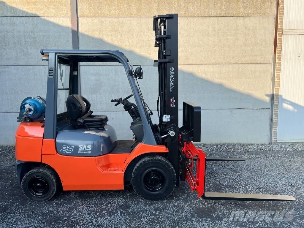 Toyota 42-7 FGF 25 Газові навантажувачі