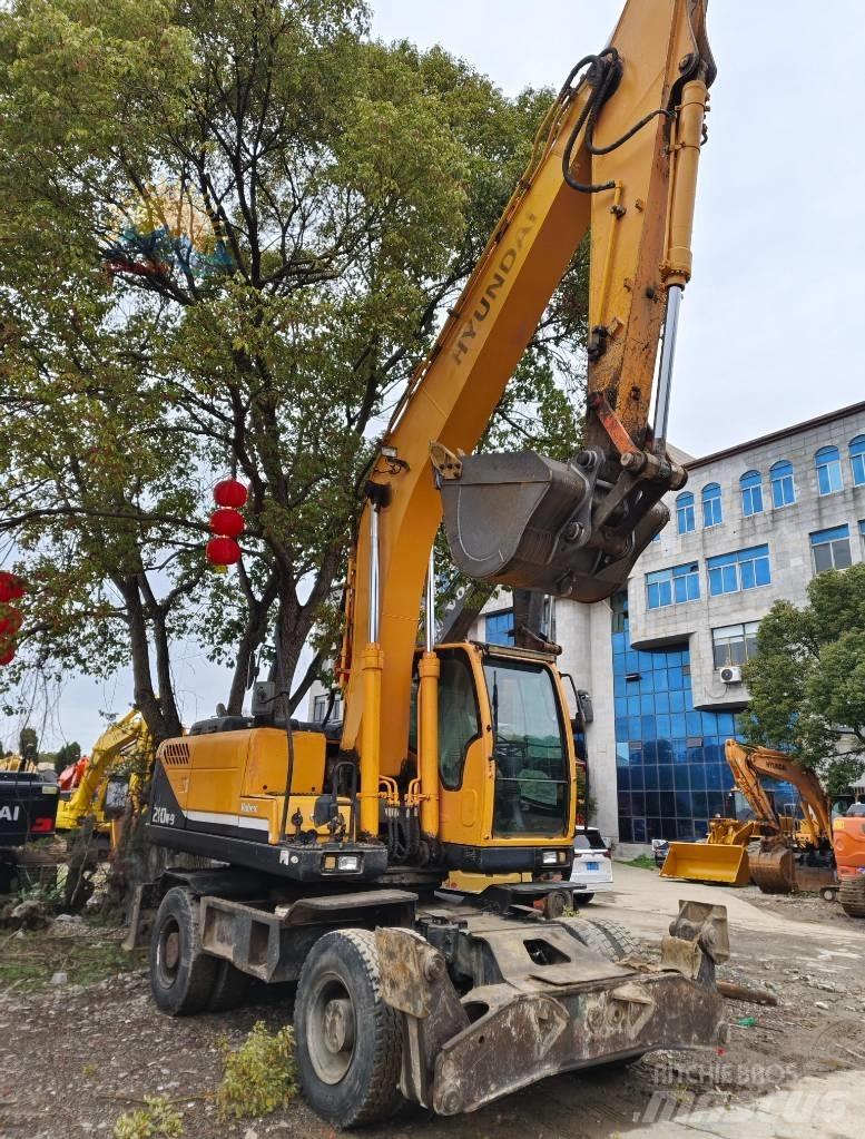Hyundai R210W-9 Колісні екскаватори