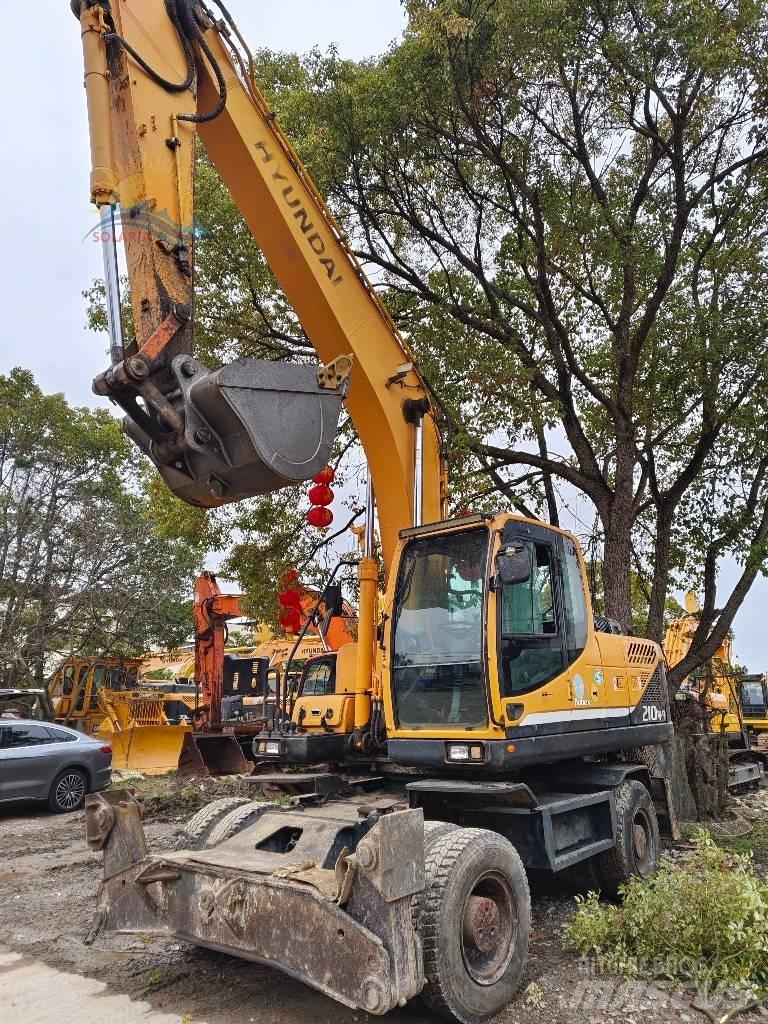 Hyundai R210W-9 Колісні екскаватори