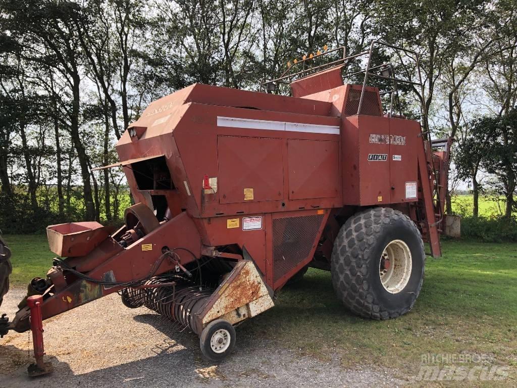 Hesston 4800 Тюкові прес-підбирачі