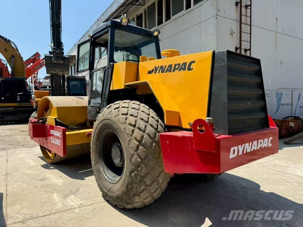 Dynapac CA 30 D Грунтові котки