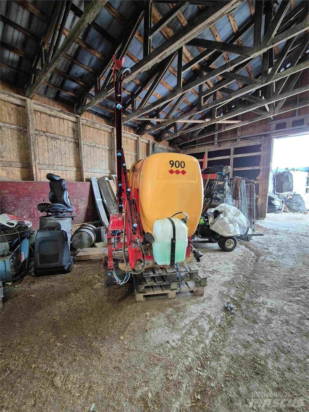Junkkari 900L Причіпні обприскувачі