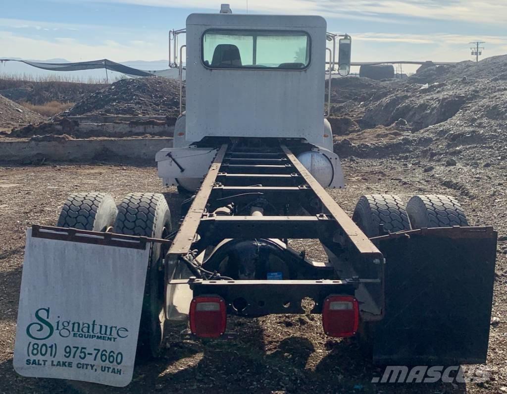 Peterbilt 335 Самоскиди