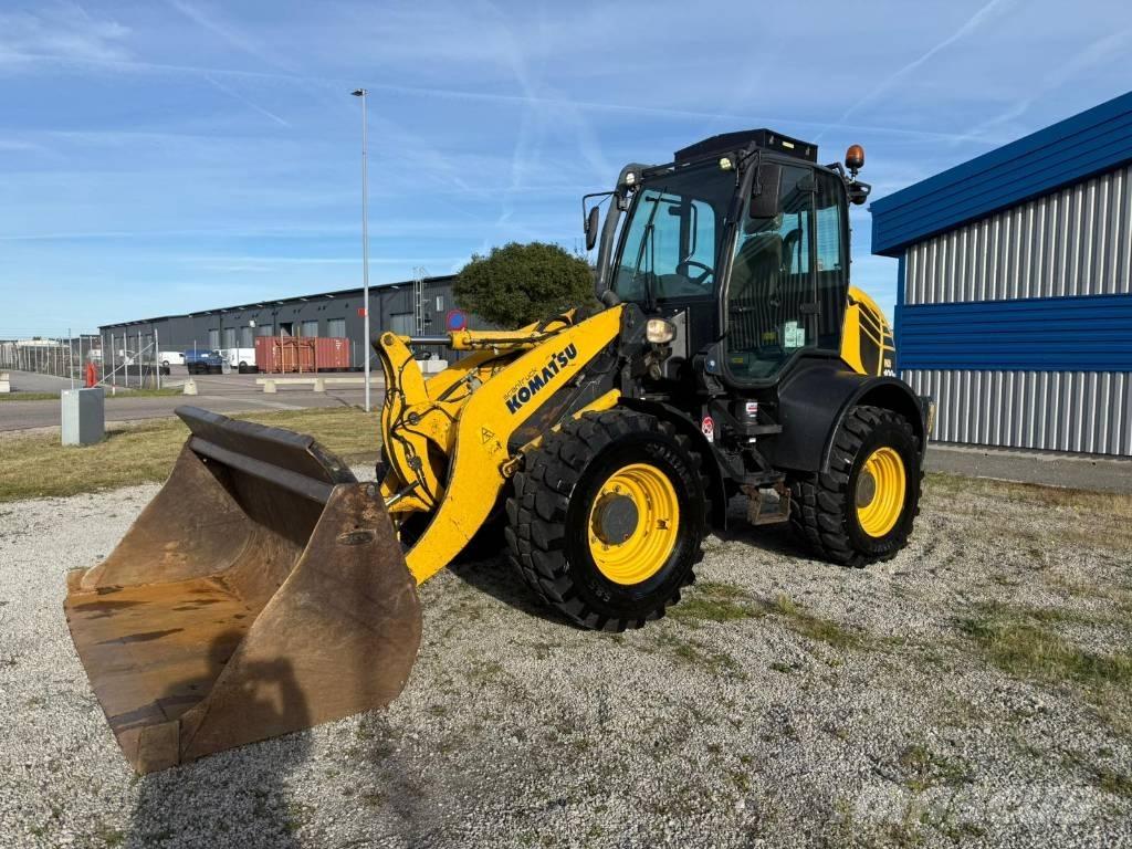 Komatsu WA100 M-7 Фронтальні навантажувачі