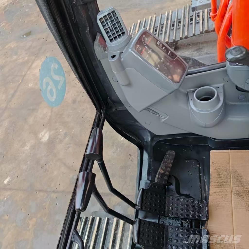 Hitachi ZX 350 Гусеничні екскаватори
