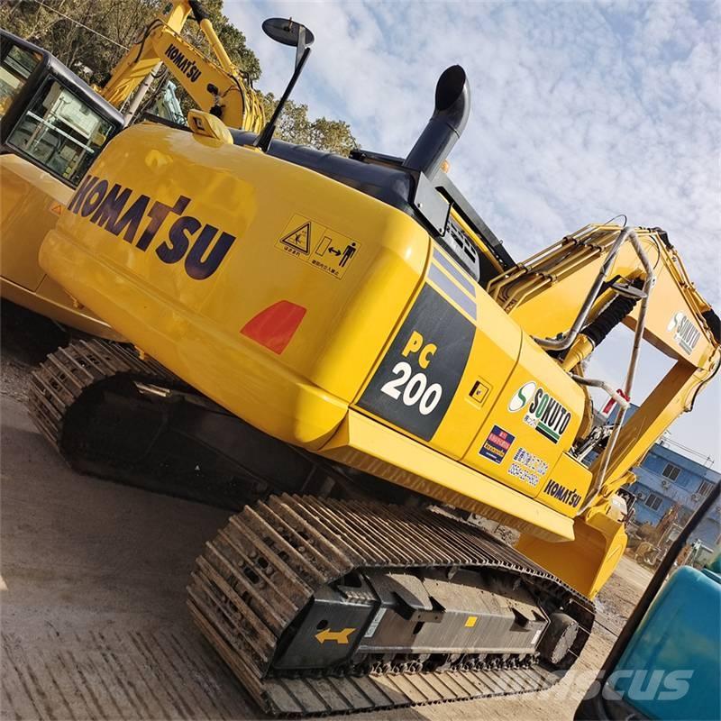 Komatsu PC 200 Гусеничні екскаватори