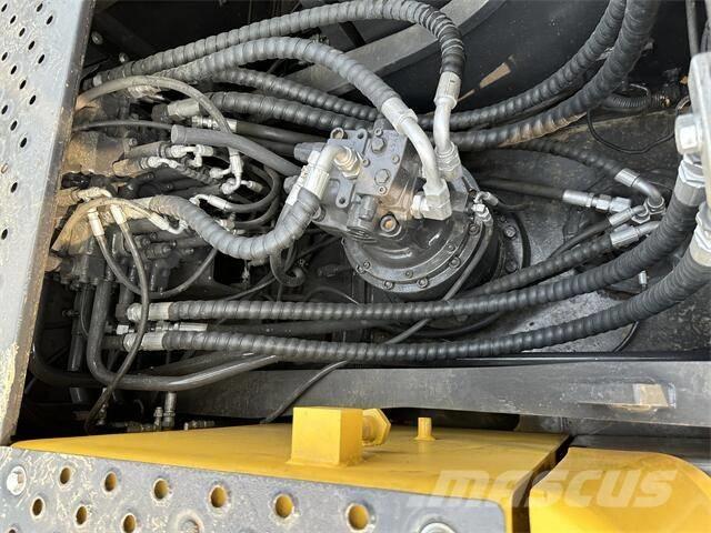 Volvo EC210B Гусеничні екскаватори