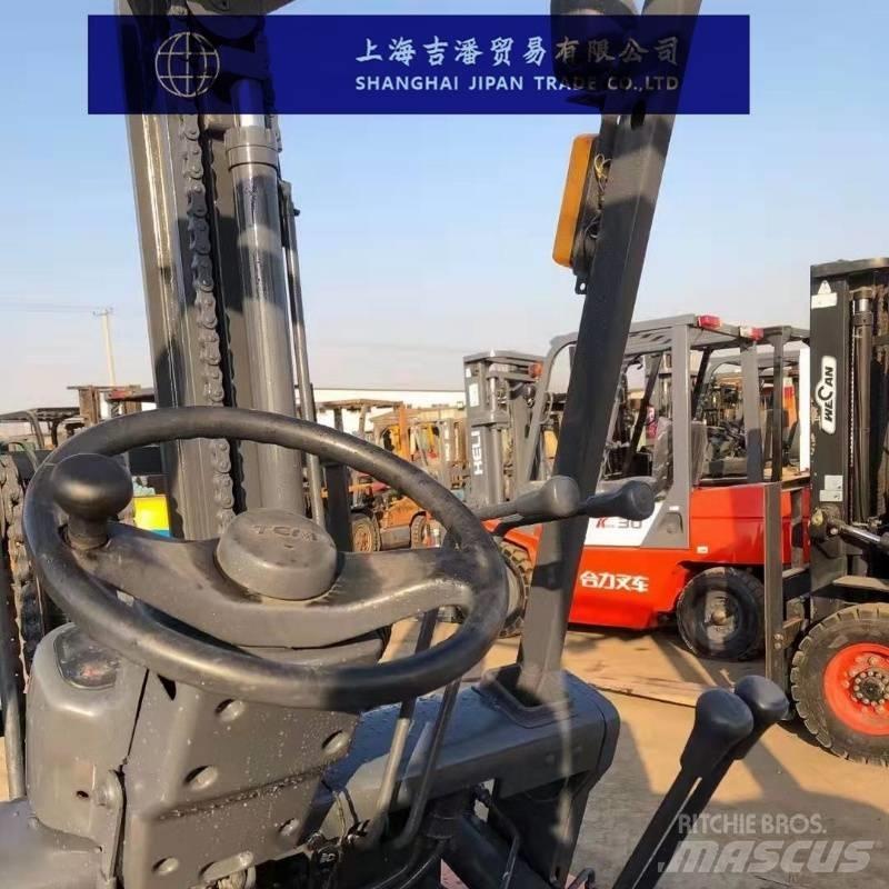 TCM FD 30 Дизельні навантажувачі