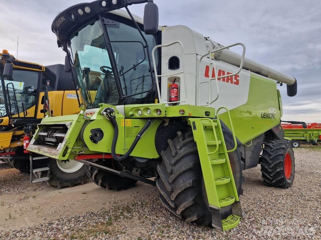 CLAAS Lexion 670 Зернозбиральні комбайни