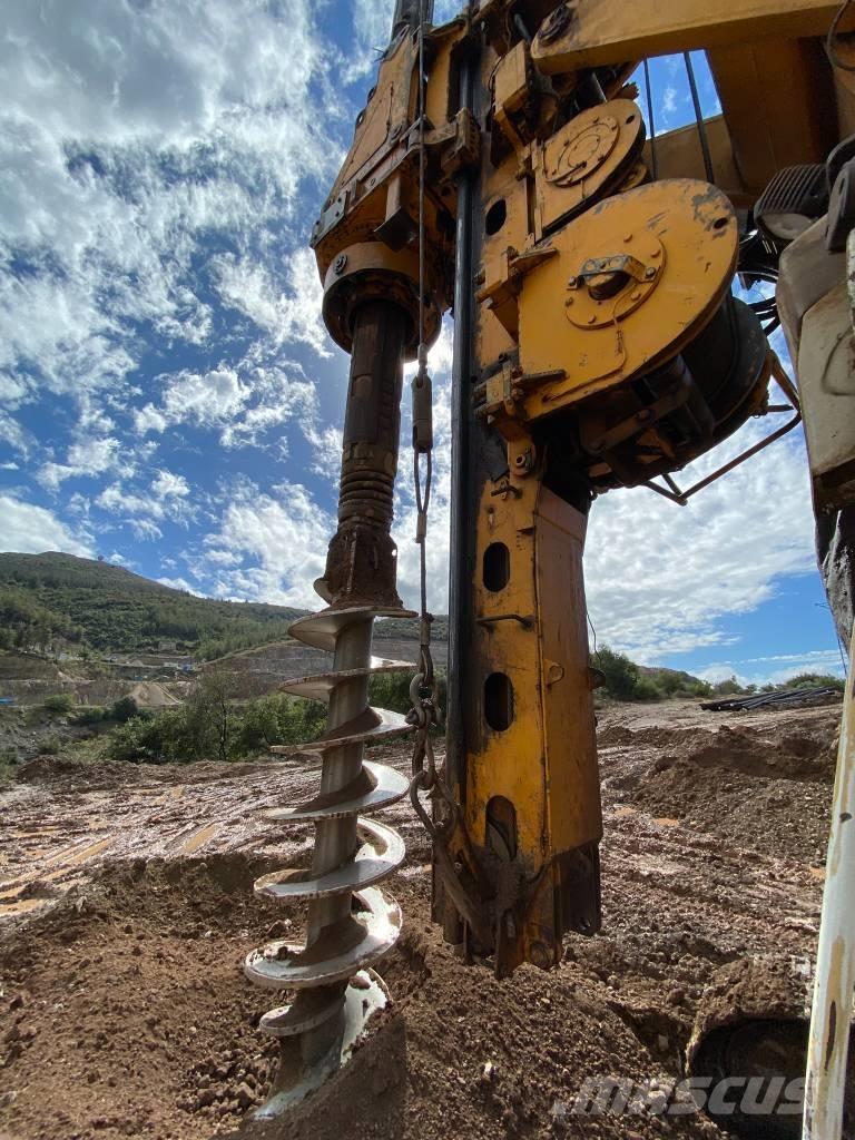 Bauer BG 24 H Стаціонарні бурові установки