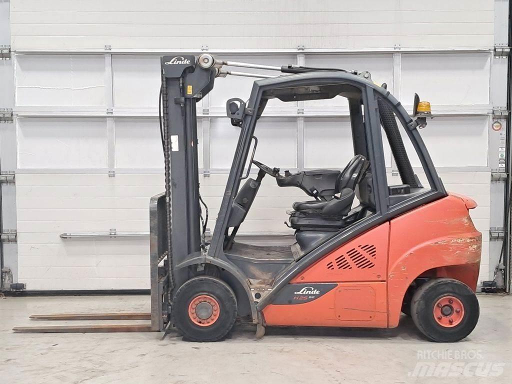 Linde H25D-02 Дизельні навантажувачі