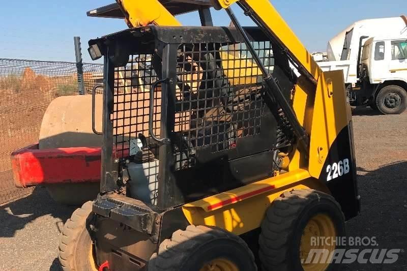CAT 226B Вантажівки / спеціальні