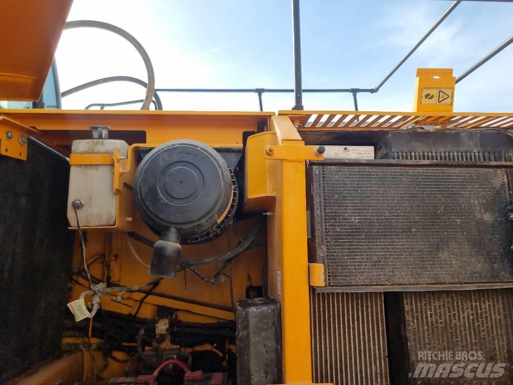 JCB JS 220 LC Гусеничні екскаватори