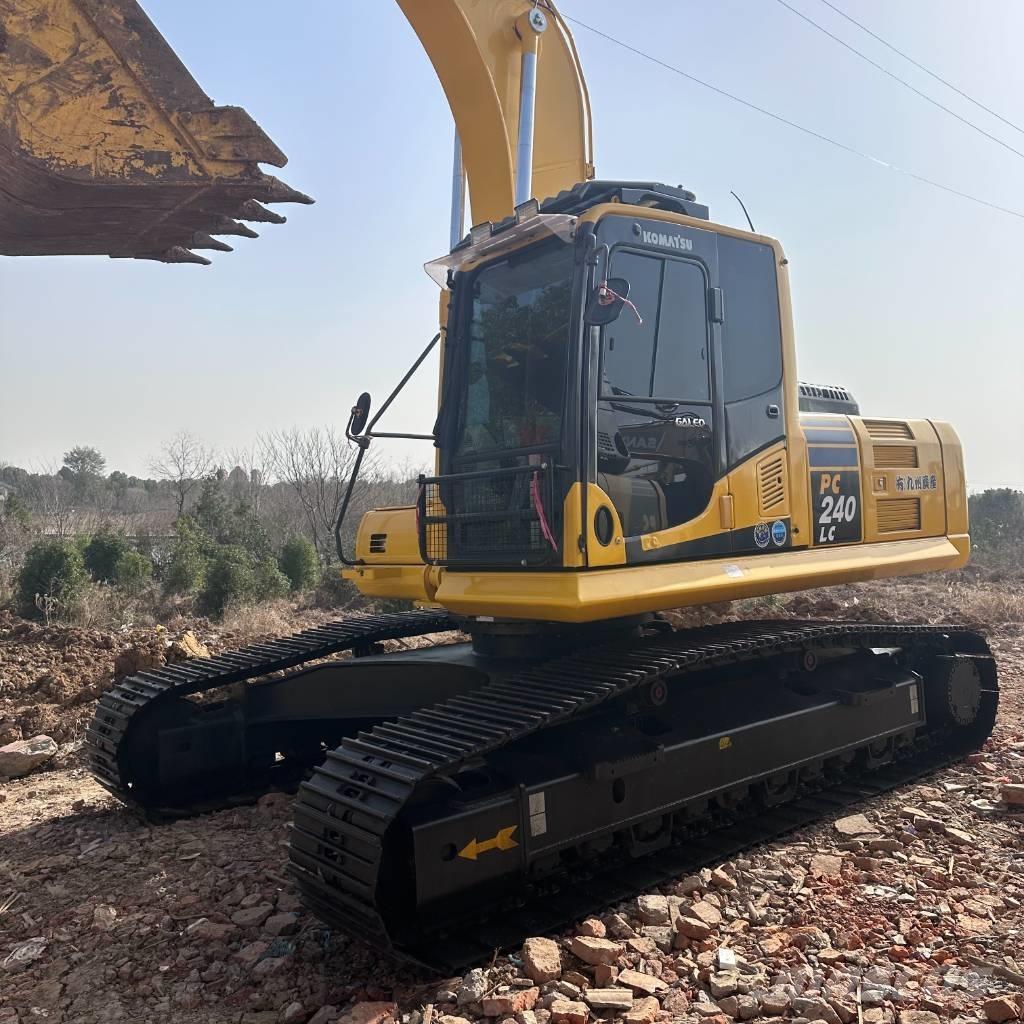 Komatsu PC 240 Гусеничні екскаватори