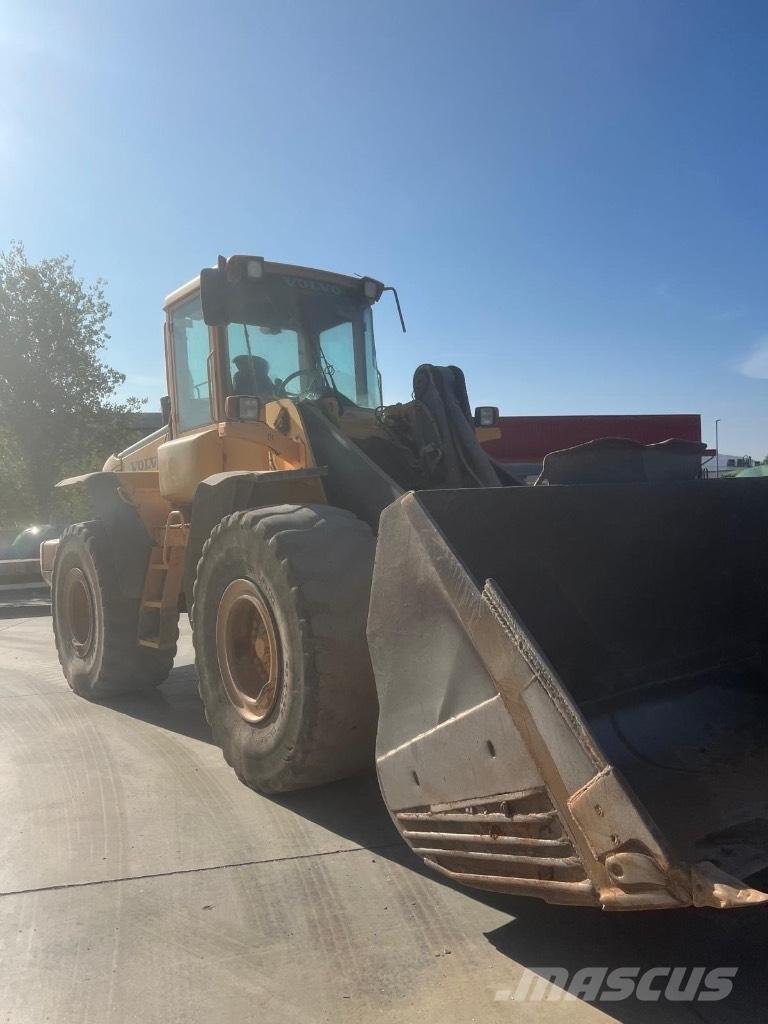 Volvo L 120 E Фронтальні навантажувачі