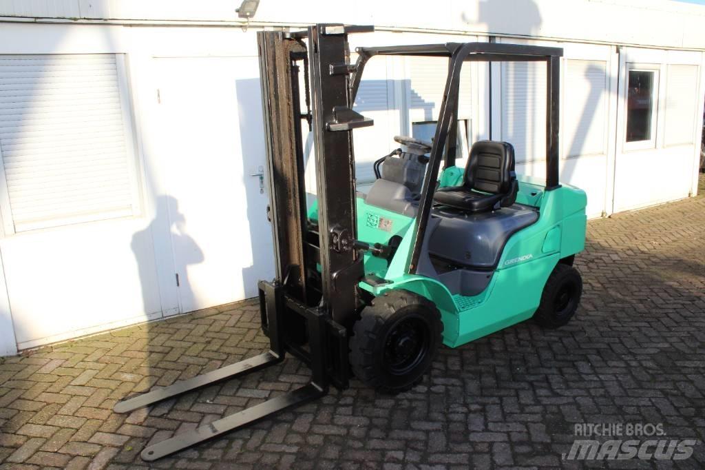 Mitsubishi FD25N Дизельні навантажувачі