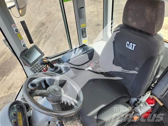 CAT 930M Фронтальні навантажувачі