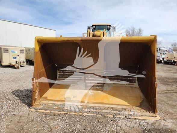 CAT 988H Фронтальні навантажувачі