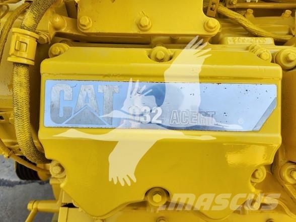 CAT C32 ACERT Двигуни