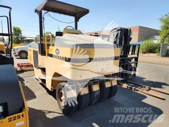 Ingram RP915 Пневматичні катки