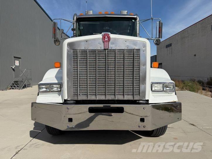Kenworth T 800 Тягачі