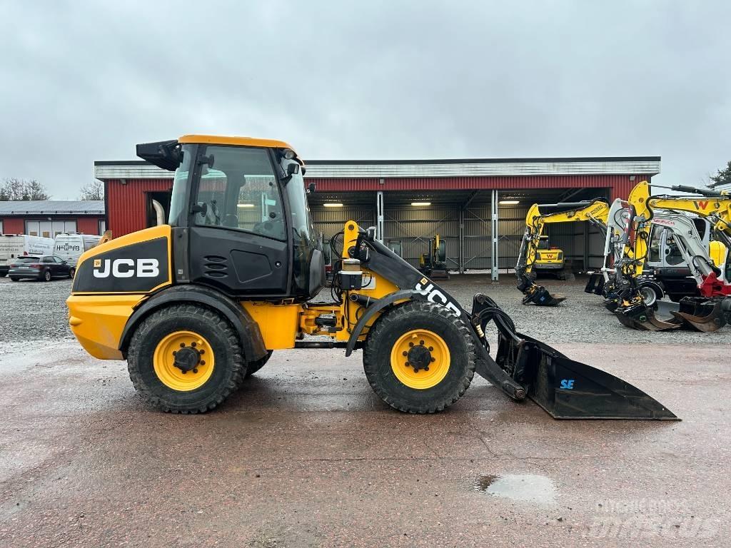 JCB 409 Фронтальні навантажувачі