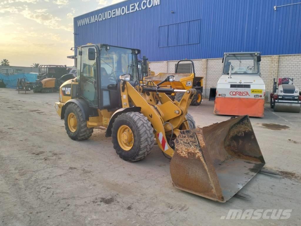 CAT 906M Фронтальні навантажувачі