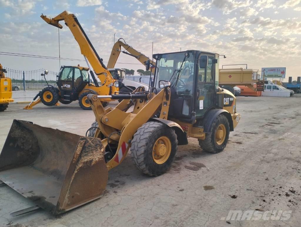 CAT 906M Фронтальні навантажувачі