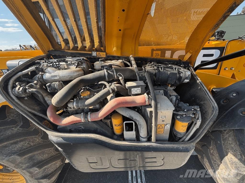 JCB 542-70 Телескопічний навантажувач
