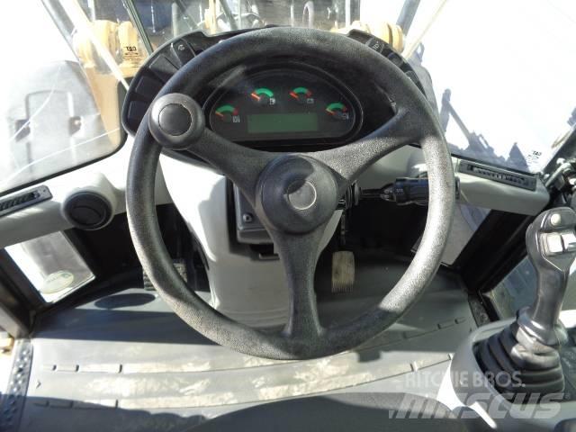 CAT 908M Фронтальні навантажувачі