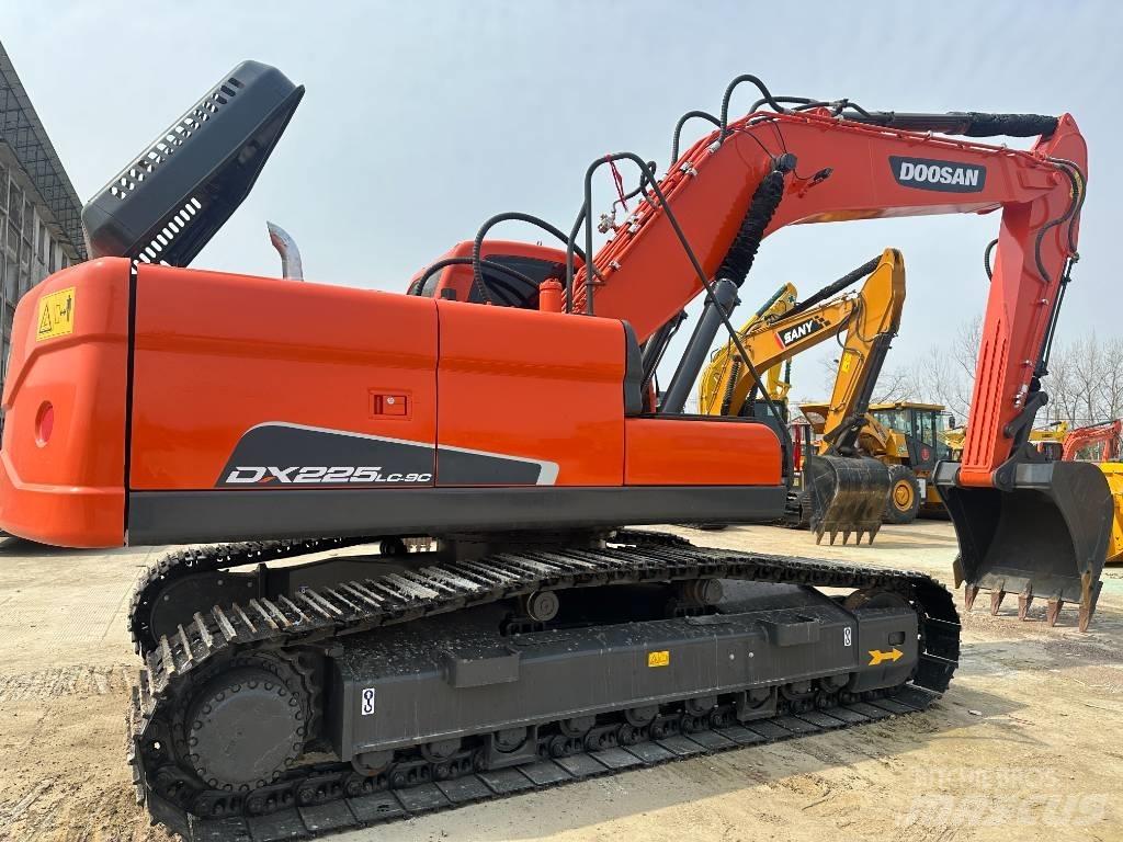 Doosan DX 225LC-9C Гусеничні екскаватори