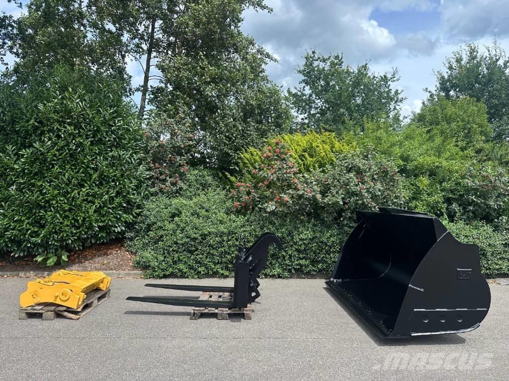 CAT 938M Фронтальні навантажувачі