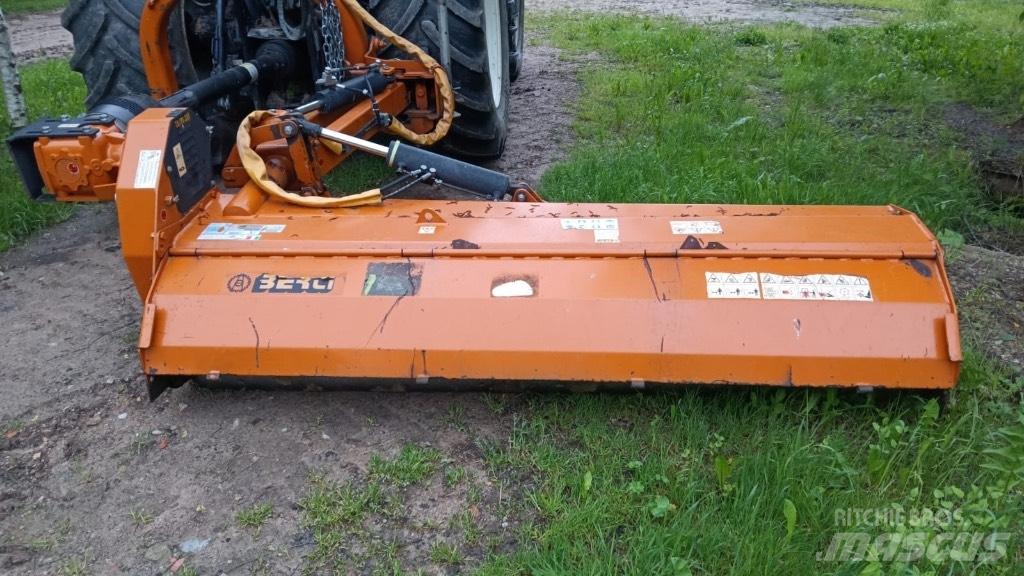 Berti TĀ/PS 250 Навісні та причіпні косарки