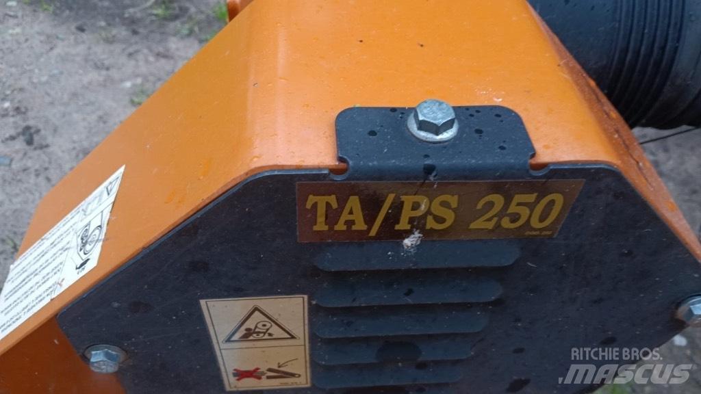 Berti TĀ/PS 250 Навісні та причіпні косарки