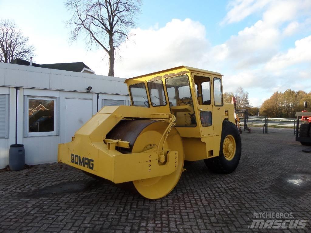 Bomag BW 211 AD Грунтові котки
