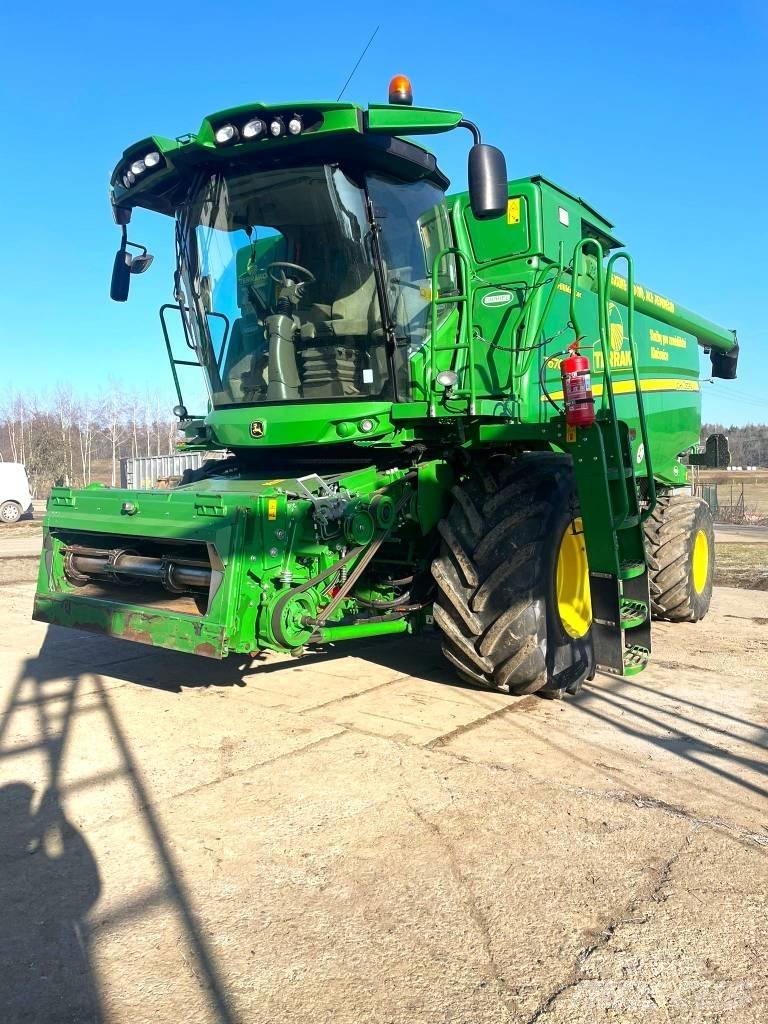 John Deere T 670 i Зернозбиральні комбайни