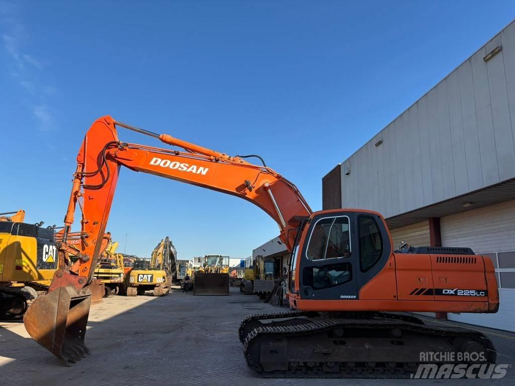 Doosan DX255LC Гусеничні екскаватори