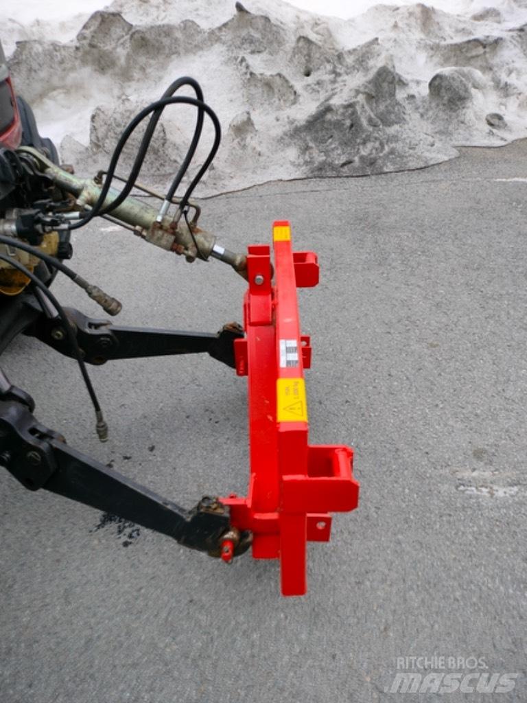 Valtra Adapteri Трактори