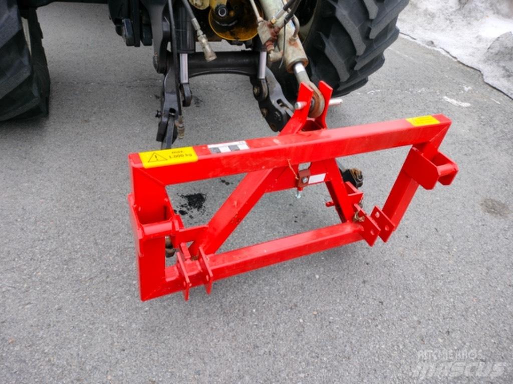 Valtra Adapteri Трактори