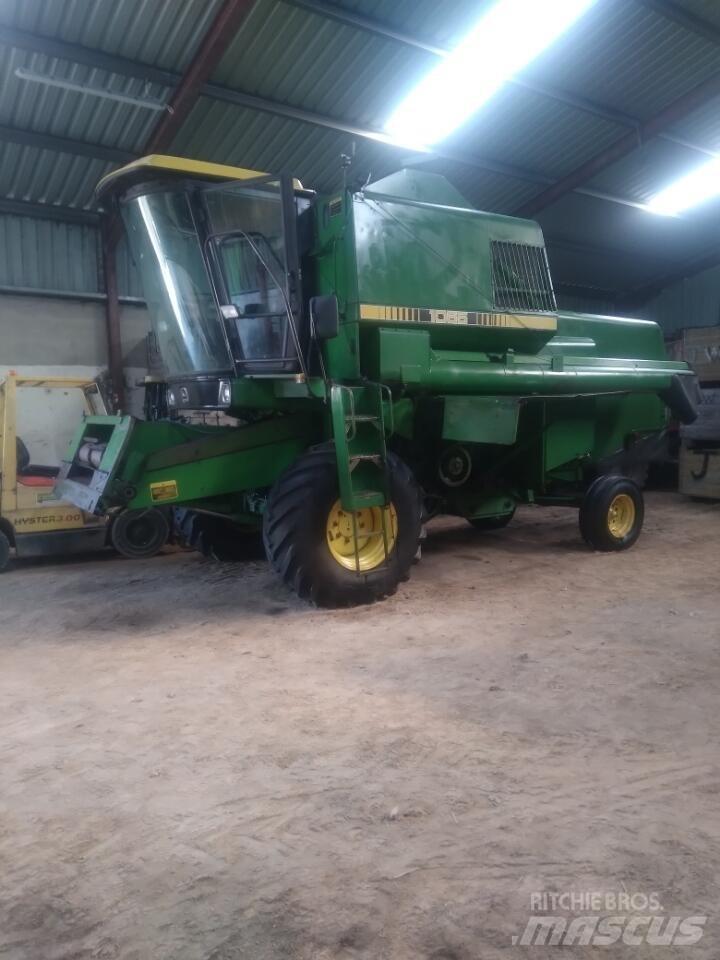 John Deere 1065 Зернозбиральні комбайни