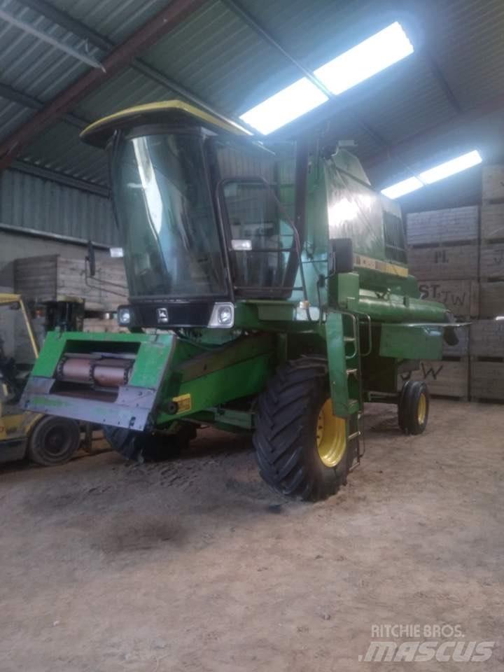 John Deere 1065 Зернозбиральні комбайни