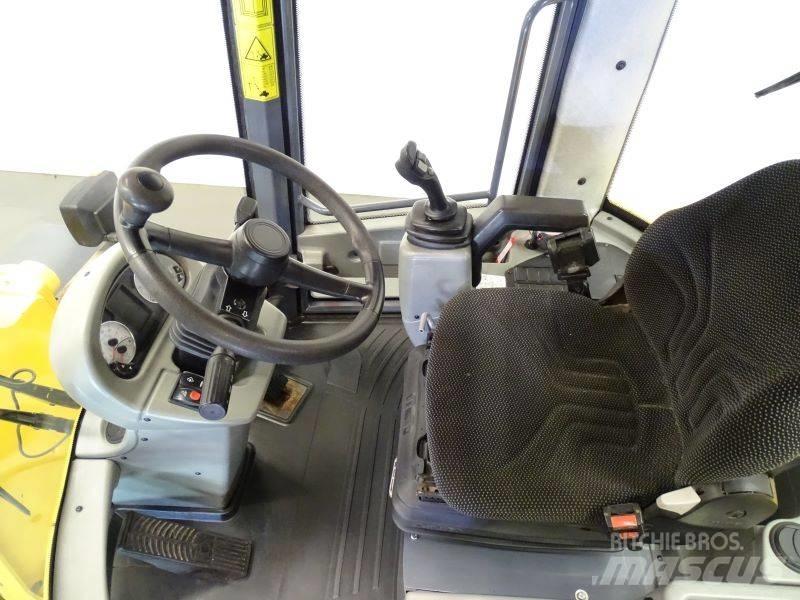 Yanmar V80 Фронтальні навантажувачі